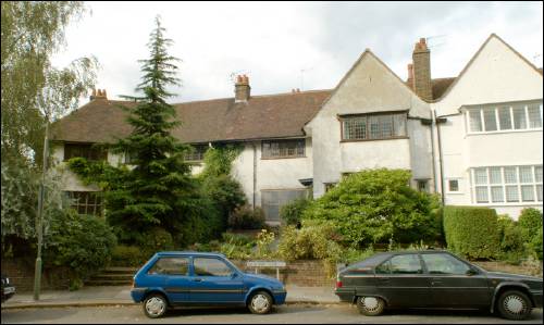 01-3 Meadway Gate